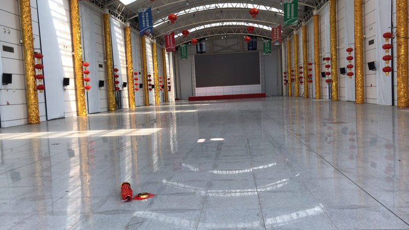 UV喷绘写真机：揭开其与普通喷绘机的神秘面纱